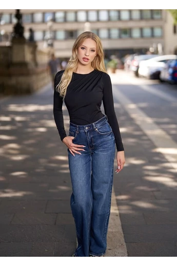 Envy - Bea Fekete Body