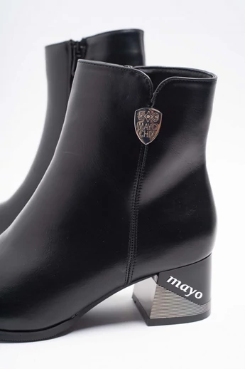 Mayo Chix - 4230/ Fekete Bokacsizma