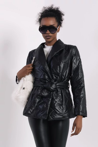 Amnesia - Lizel Fekete Kabát