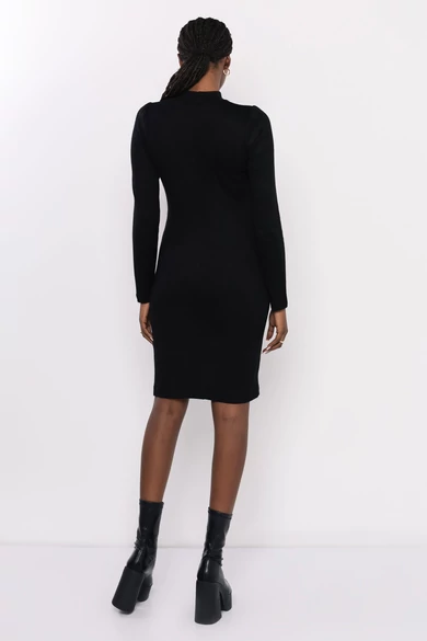 Amnesia - Uzona Fekete Ruha