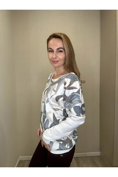 Blue Nature – Ylena Mintás Ecrü-Sötétkék Felső