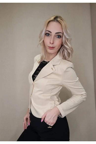 Mayo Chix - Diana Bézs Blézer